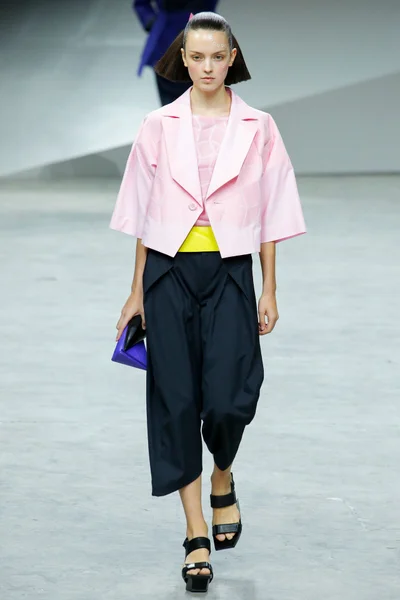 Look 11